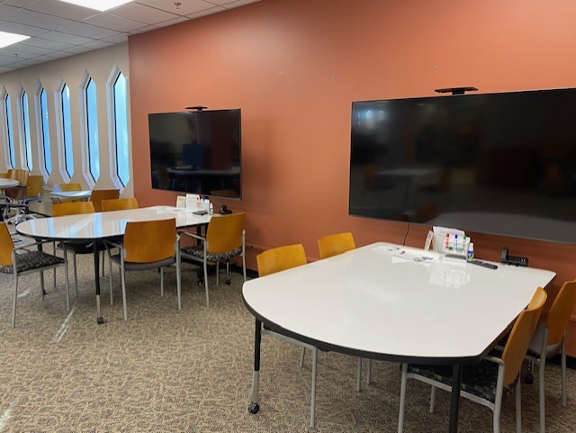Collaborative work stations in the library