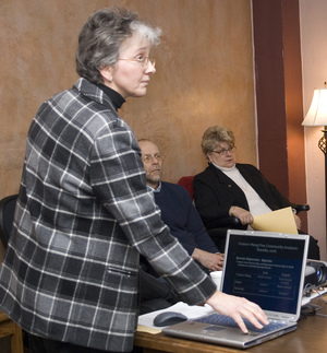 Dr. Joyce Hardy presents research during her Graves Lecture Series presentation