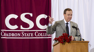 Steve Erwin speaks at commencement