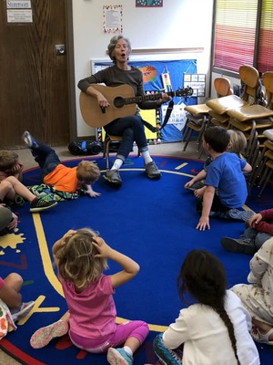 Dr. Una Taylor teaches music lesson