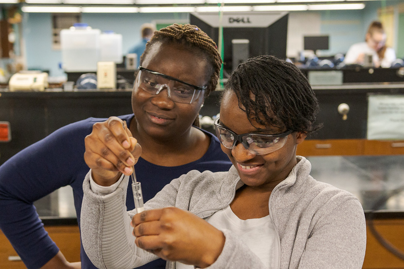 Isioma Akwanamnye and Manou Mbombo study science and chemistry