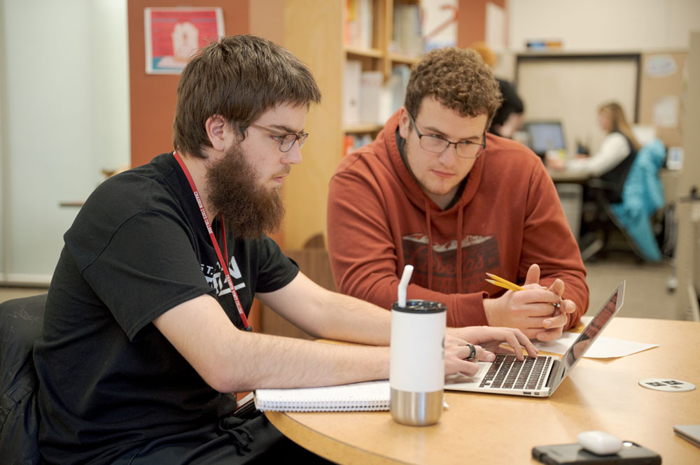 Students working in the Learning Lab